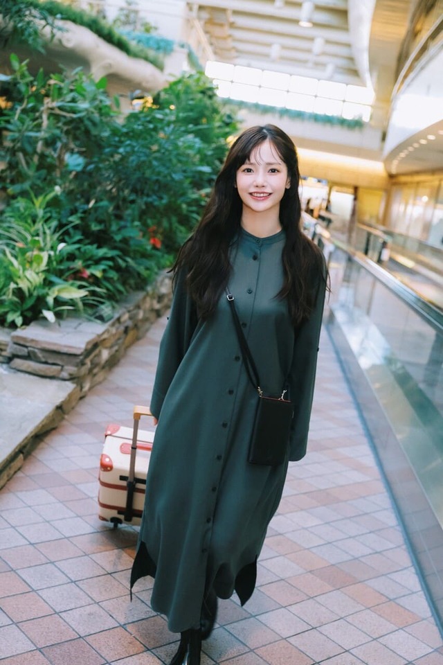 【『JALと考えた優秀スマホショルダーBOOK』（宝島社）】誌面もたっぷり楽しめる内容です♪