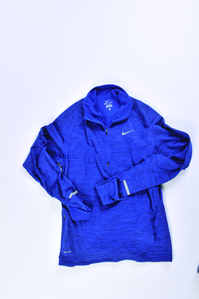 ナイキ エレメントSPHERE ハーフジップL/Sトップ