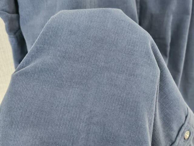 【AMERICANHOLIC コーデュロイシャツワンピース】生地は綿100%。しなやかな肌触りで快適な着心地が特徴◎