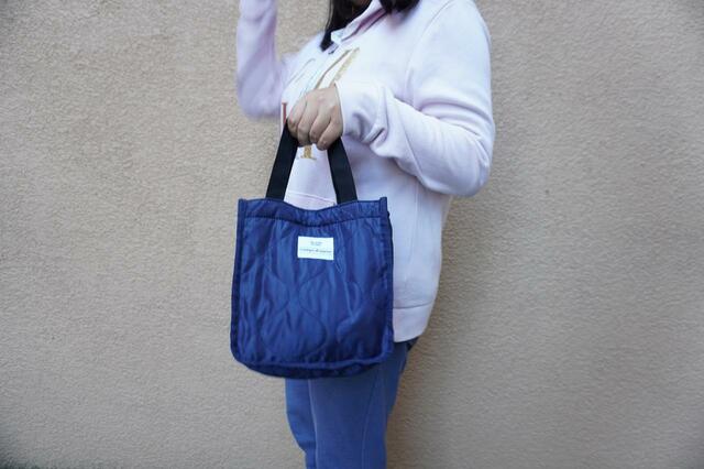 【ダイソー　キルティングショルダーバッグ】手持ちしたところ