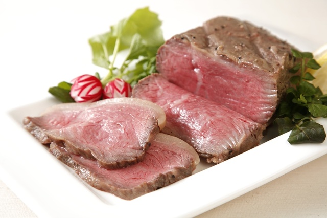 自家牧場産近江牛　天然醸造桶仕込み醤油仕立て　和風ローストビーフ