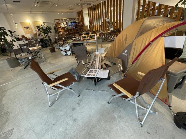 「Snow Peak Eat 南町田グランベリーパーク」店内にテントが！