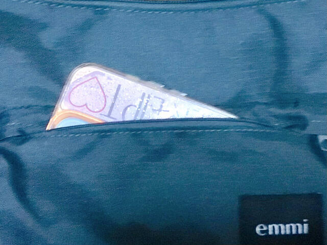 外ポケットはスマホを入れるのにぴったりなサイズ感