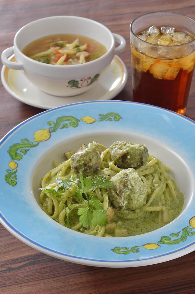 メインのお料理にスープとソフトドリンクを組み合わせられるセットメニュー パラディーゾセット（スープとソフトドリンク）