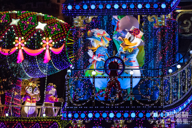 クリスマスバージョン「東京ディズニーランド・エレクトリカルパレード・ドリームライツ」(2016年)|東京ディズニーランド「クリスマス・ファンタジー」