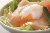 生ハムと半熟玉子のサラダ【和食さと 食べ放題新メニュー】