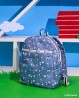 Daily Backpack ¥29,150(税込) デニム調の爽やかなカラーの生地にスヌーピーやチャーリー・ブラウン、ルーシーなどたくさんの仲間たちが描かれたデザイン