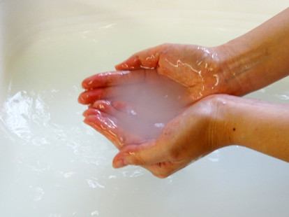 ミルキーキャンディが入浴剤に!?「ペコちゃん・ポコちゃん」2種類が