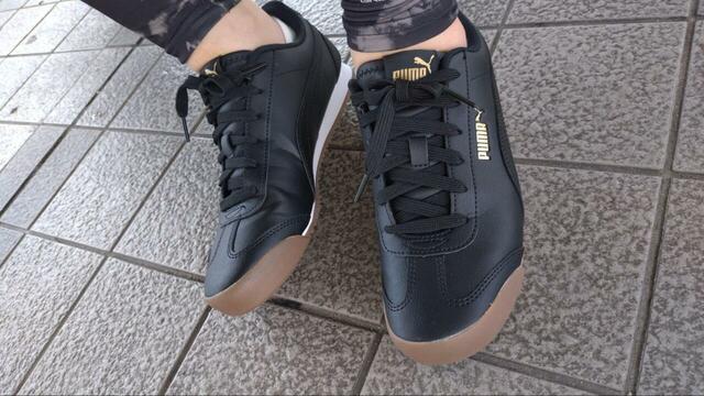 【PUMA（プーマ）チュリーノ FSL スニーカー】薄めのベロで蒸れにくく、夏でも軽やかに履けるのもうれしいポイント◎