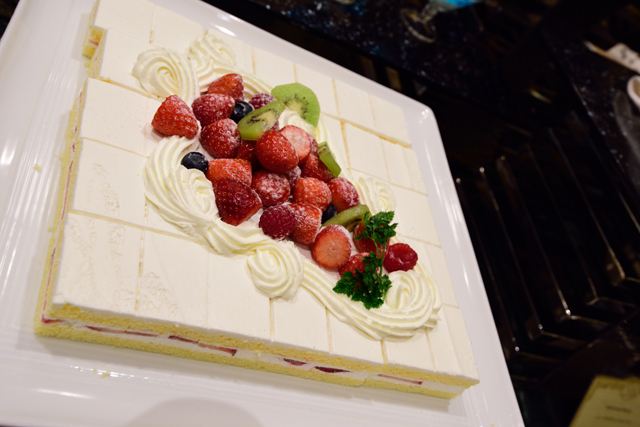 「アナとエルサのフローズンファンタジー」スペシャルブッフェ ©Disney