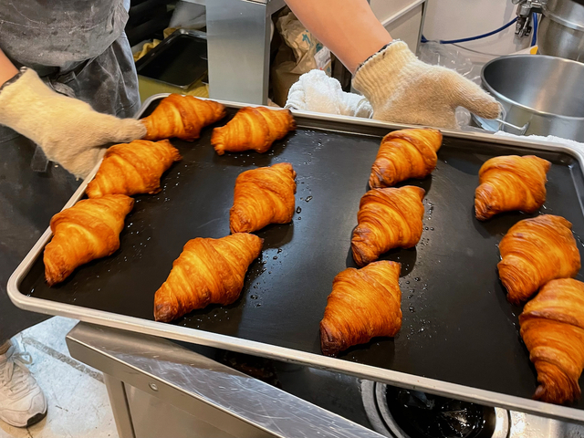 【BAKER Aoyagi】焼き立てのセルワッサン。見るからにおいしそうでしょ？