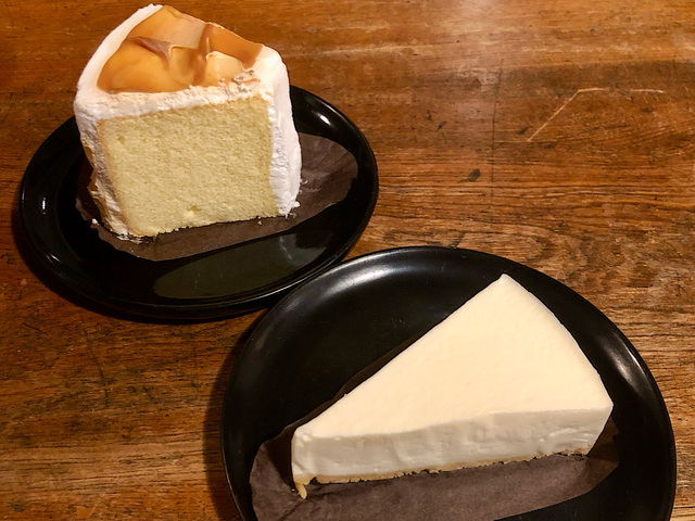 【むさしの森珈琲】テイクアウトスイーツ2品、贅沢に一度に食べちゃいます