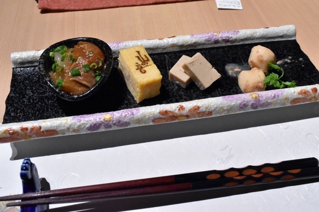 左の料理が「りゅうきゅう」