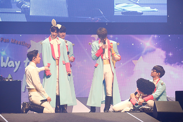 VIXX　「2017 STARLIGHT Fan Meeting ～The Milky Way to VIXXT★R～」（3月17日幕張メッセ イベントホール）