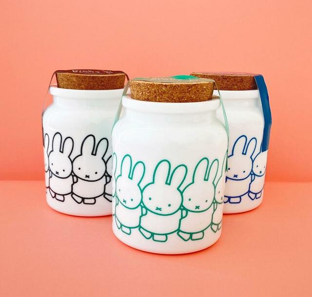 「キャラメルポップコーンが詰まったガラス瓶（グリーン）」【ディック・ブルーナ テーブルPOP-UP SHOP in 阪急大阪梅田駅】