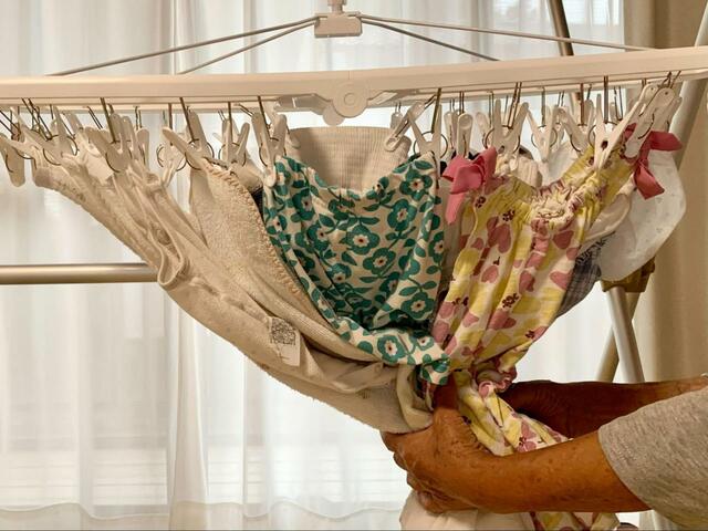 【ニシダ すぐ取れ角ハンガー プラ40S】まとめて引っ張れば一瞬で取り込み完了！