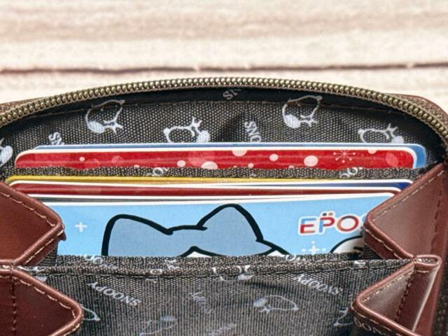 1ポケットにつき、最大3枚までのカードが収納可能！