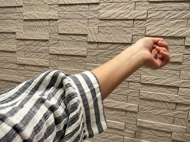 【無印良品　楊柳ガーゼ　五分袖ワンピース】二の腕をさりげなくカバーしつつ、手首まわりはすっきり見える五分袖デザイン◎