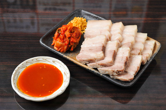 串かつ えいちゃん／蒸し豚　大980円