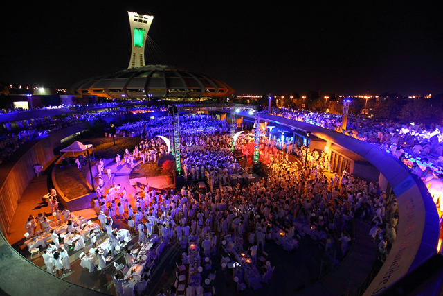 超優雅な“白”で統一されたパーティー「ディネ・アン・ブラン」