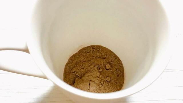 【カルディオリジナル　台湾　好吃！バッグ】黒糖烏龍茶ラテの粉にお湯を注ぐだけ。