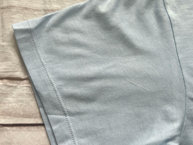 淡いライトブルーがかわいい♪