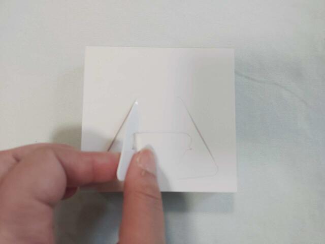 指で簡単に組み立てられる