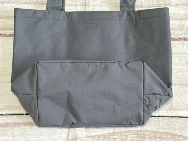マチがしっかりあるので、収納力も抜群！