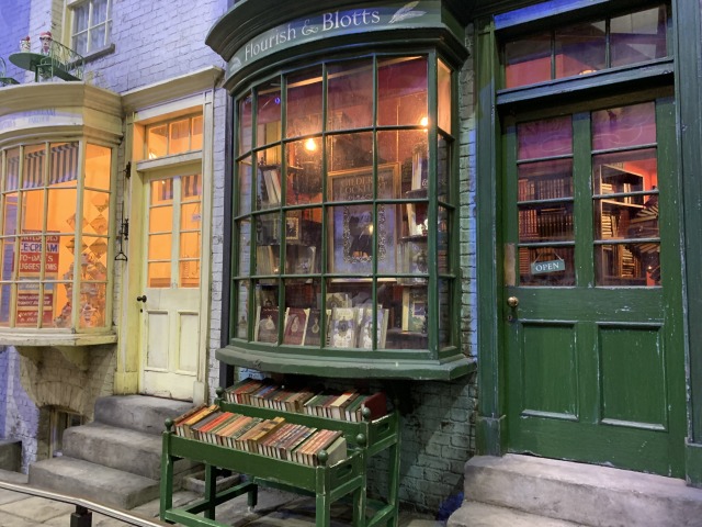 フローリシュ・アンド・ブロッツ書店