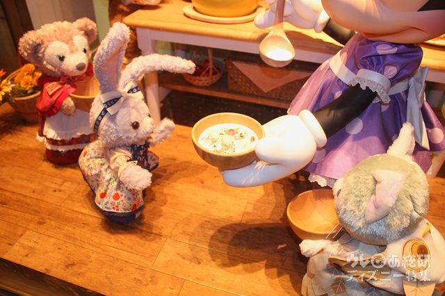 「マクダックス・デパートメントストア」ウィンドウ