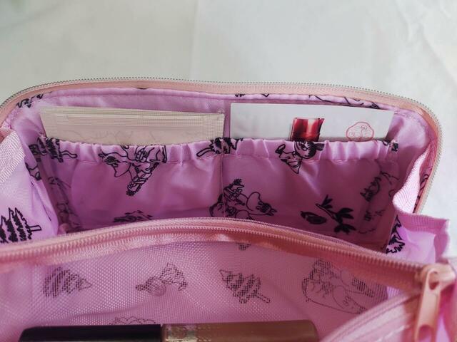 取っ手の裏面には2つ（サンプル入れにGOOD）