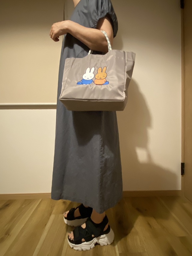 【Dick Bruna カレッジトート】重さはたったの200g！持ち歩いても疲れにくいです