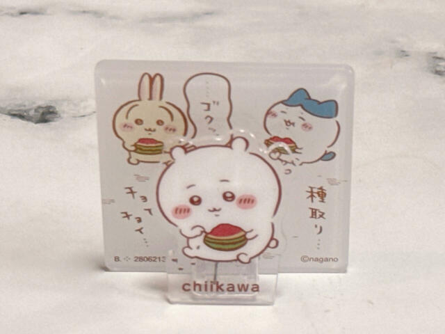 【ちいかわ アクリルシーンクリップビスケット】ちいハチうさのそれぞれのスイカの食べ方が楽しめるワンシーン♪