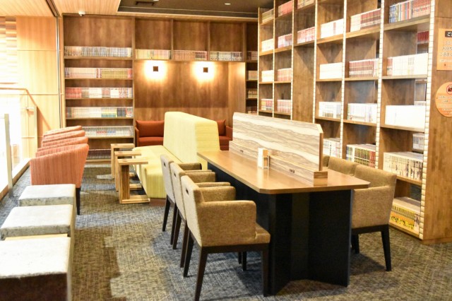 オシャレなマンガ喫茶のよう