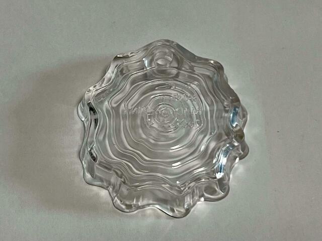 台座は切り株のデザイン!細部まで凝っていますね♪【ちいかわ なんか小さくてかわいいどーる】