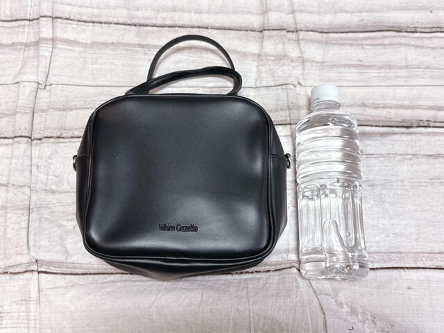 サイズ:(約)高さ16×幅18×マチ8cm