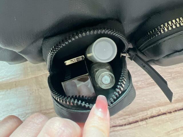 アウトポケット（小）は、口紅や目薬がぴったり♪