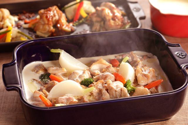 「鶏肉とカブラのフリカッセ」<期間:2026年1月5日~2月28日>【冬のごちそう“あつあつメニュー”で心も体も温まる♪ホテル近鉄ユニバーサル・シティで『あったかウインターグルメフェア』開催】