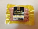 【金の熟成ホワイトウィンナー】国産豚肉を使用し、3日間以上熟成されています。