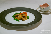 鶏肉と季節の野菜の炒め グリーンピースソース添え｜“ディズニー・イースター”ランチコース 4,200円｜東京ディズニーシー・ホテルミラコスタ「シルクロードガーデン」