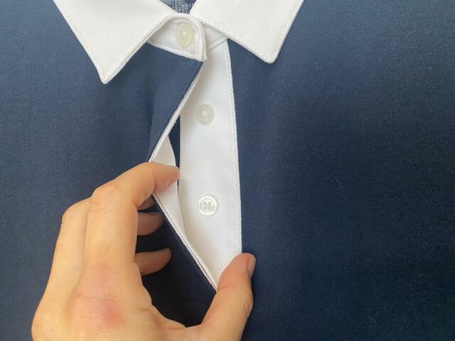 【無印良品 ラガーワンピース】ボタンは3つで比翼仕立て。きちんと感も演出できます◎