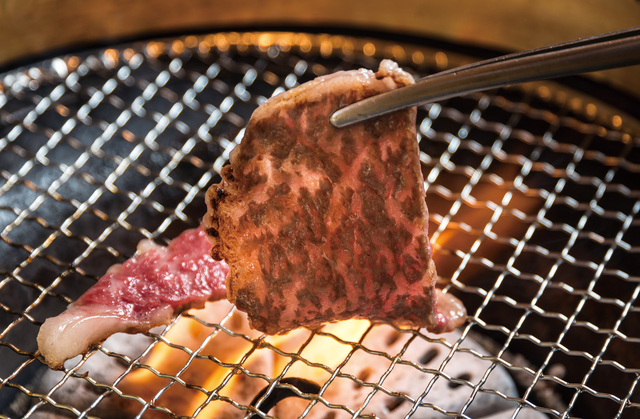 黒毛和牛 特選7種類 盛り合わせ 2〜3人前3,400円（税別）｜焼肉問屋 牛蔵