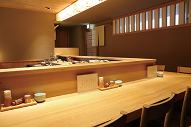 日本橋海鮮丼 つじ半・内観