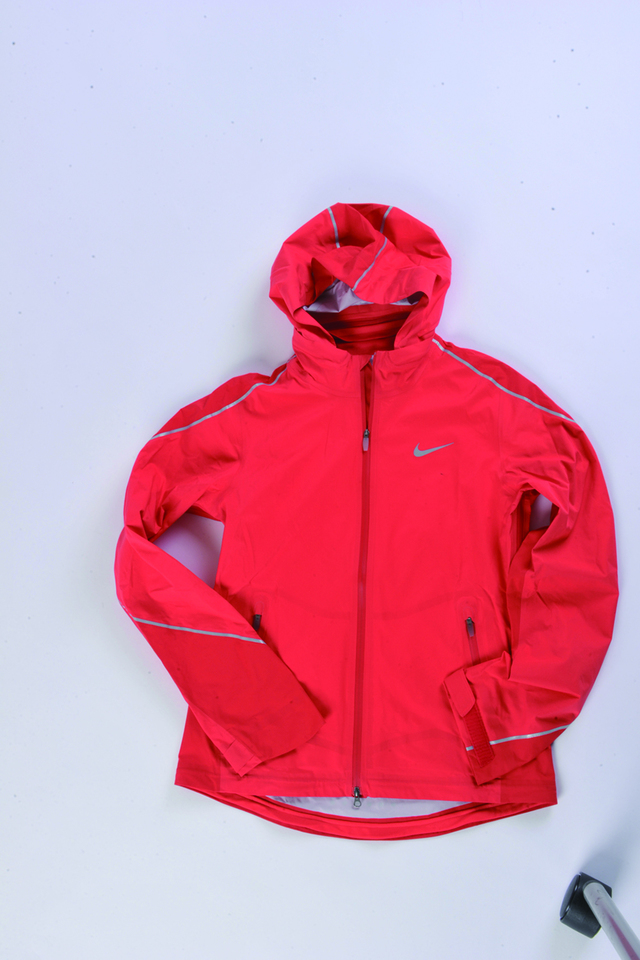 ナイキ ハイパーシールドライトジャケット