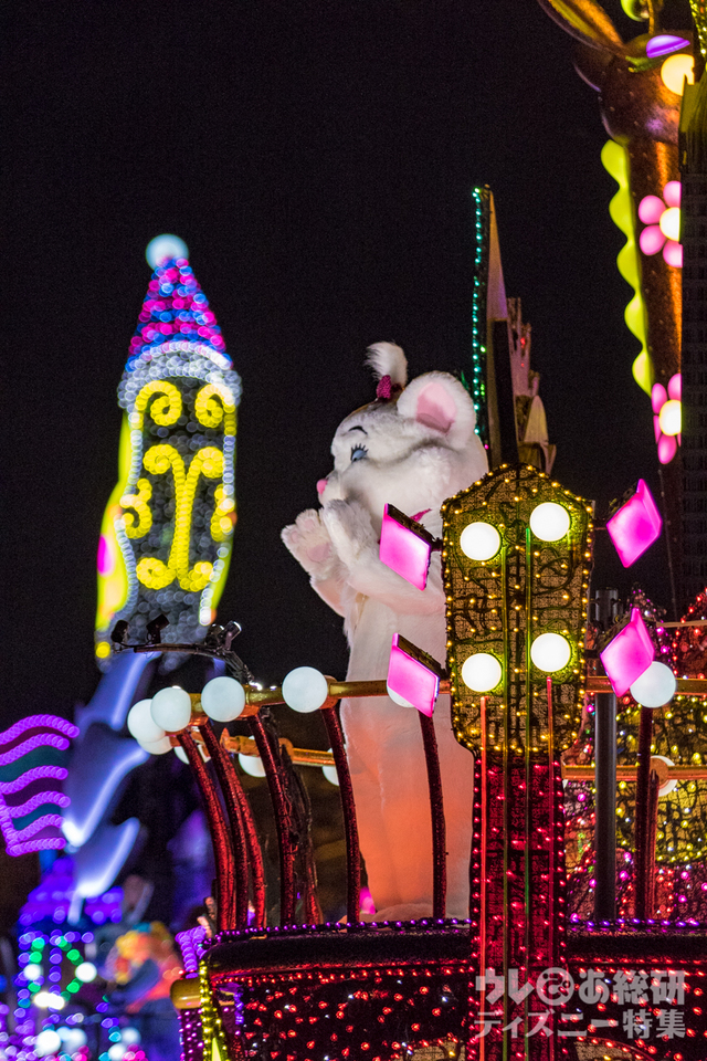 クリスマスバージョン「東京ディズニーランド・エレクトリカルパレード・ドリームライツ」(2016年)|東京ディズニーランド「クリスマス・ファンタジー」