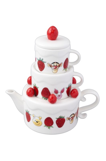 ポット 4,300円|(重ねた高さ)約23cm、(ポット)直径約12.5×いちごを含まない高さ約7.5cm、(カップ大)直径約8.5×高さ約6cm、(カップ小)直径約7×高さ約5.5cm|東京ディズニーリゾートAfternoonTeaプロデュース限定アイテム第3期「くまのプーさん」|東京ディズニーランド「ホームストア」、東京ディズニーシー「ベッラ・ミンニ・コレクション」