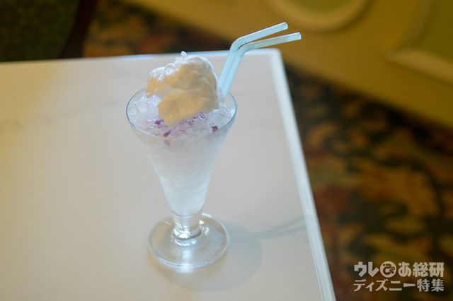 “ディズニー夏祭り”スペシャルノンアルコールカクテル 1,240円｜東京ディズニーランドホテル「シャーウッドガーデン・レストラン」