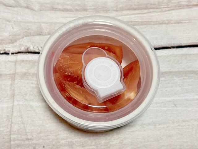 汁気のあるトマトもしっかり密閉してくれます