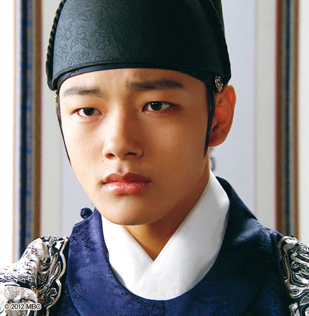 『太陽を抱く月』ヨ・ジング　© 2012 MBC