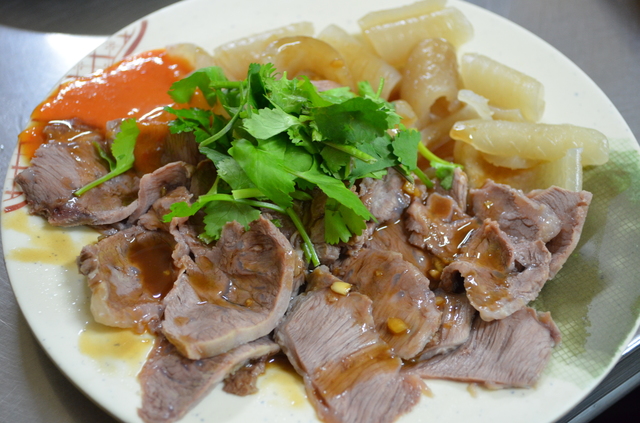 「巷頭粿仔湯」の湯がいた豚頬肉